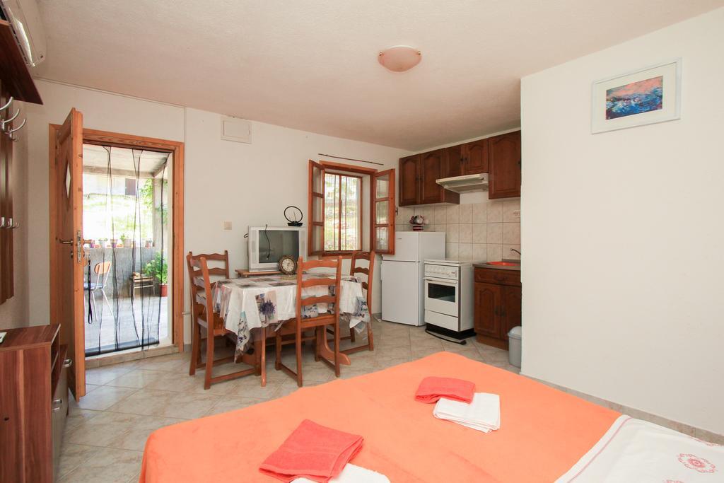 Robinson Braco Apartment Bogomolje Exterior photo